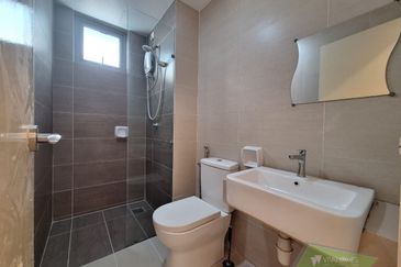 Adria Residence @ Gravit8