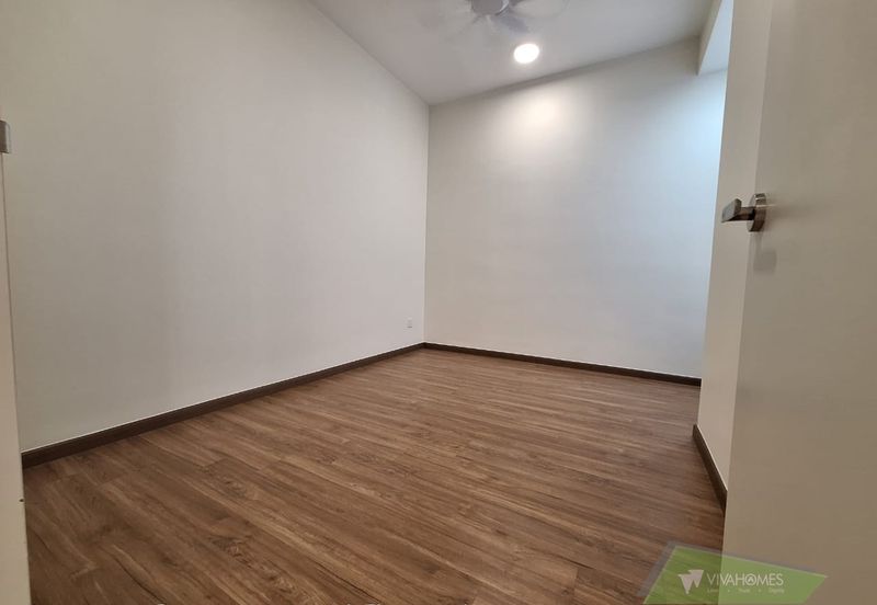 The Tresor @ Gravit 8 *