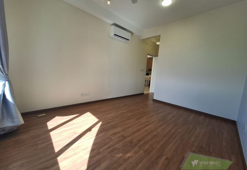 The Tresor @ Gravit 8 *