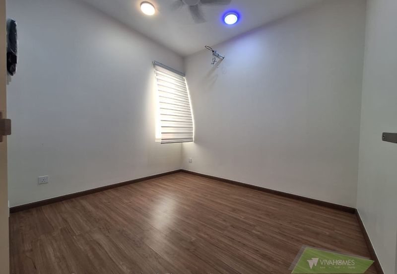 The Tresor @ Gravit 8 *