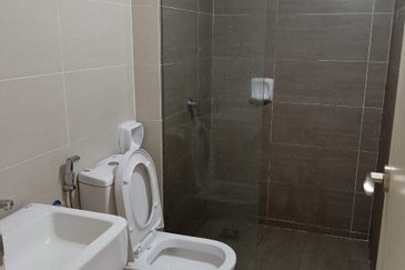 Adria Residence @ Gravit8