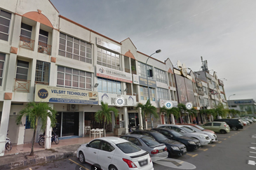 Klang 3 storey Shoplot - Port klang / Klang Road