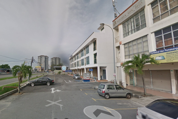 Klang 3 storey Shoplot - Port klang / Klang Road