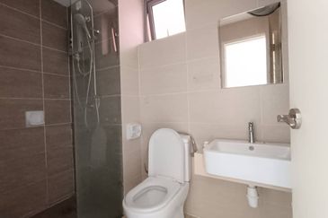 Adria Residence @ Gravit8