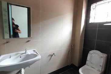 Lorong Batu Nilam 18C 