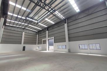 i8 @ Bandar Bukit Raja  BBR Industrial Gateway Detach factory with 1.5 Storey Office