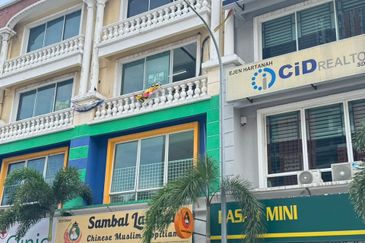 Gravit8 @ Klang South