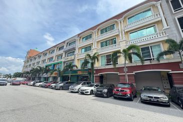 Gravit8 @ Klang South