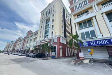 Gravit8 @ Klang South