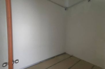 Gravit8 @ Klang South