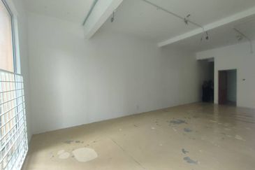 Gravit8 @ Klang South