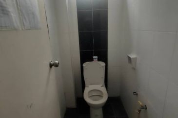 Gravit8 @ Klang South