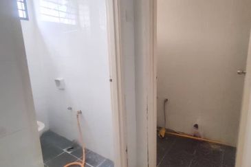 Gravit8 @ Klang South