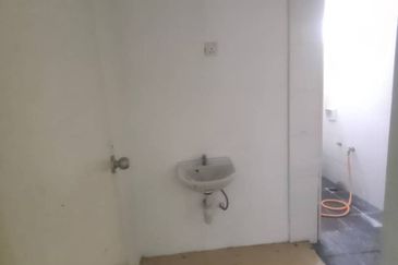 Gravit8 @ Klang South