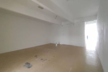 Gravit8 @ Klang South