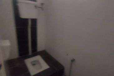 Gravit8 @ Klang South