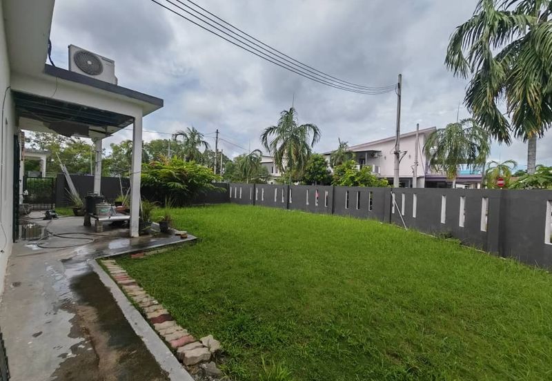 Corner lot Double Storey Terrace @ Jalan Harapan, Sungai Kapar Indah