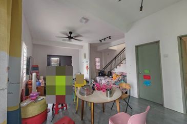 Corner lot Double Storey Terrace @ Jalan Harapan, Sungai Kapar Indah