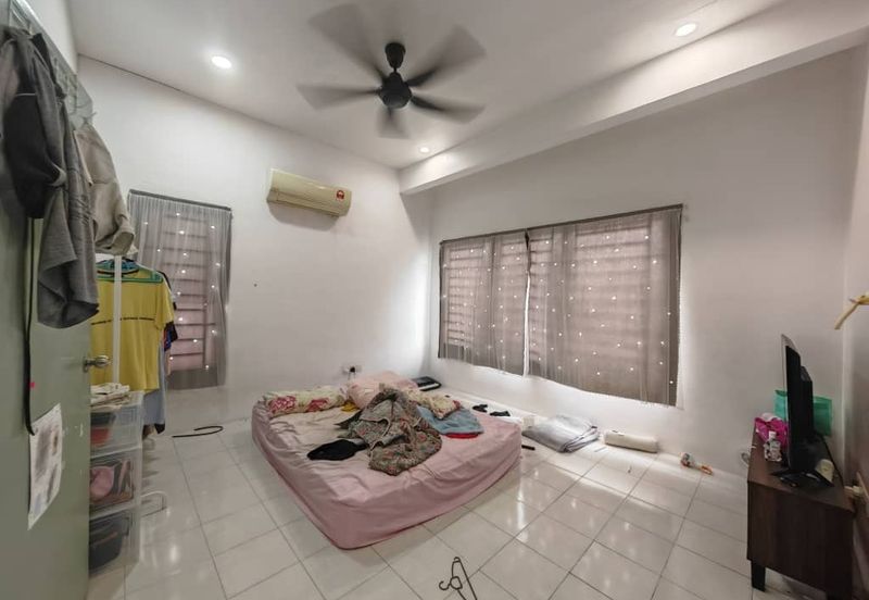 Corner lot Double Storey Terrace @ Jalan Harapan, Sungai Kapar Indah
