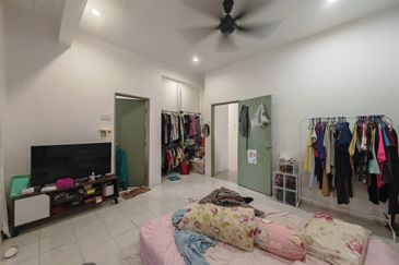 Corner lot Double Storey Terrace @ Jalan Harapan, Sungai Kapar Indah