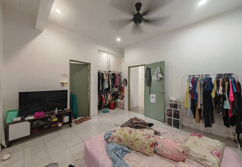 Corner lot Double Storey Terrace @ Jalan Harapan, Sungai Kapar Indah