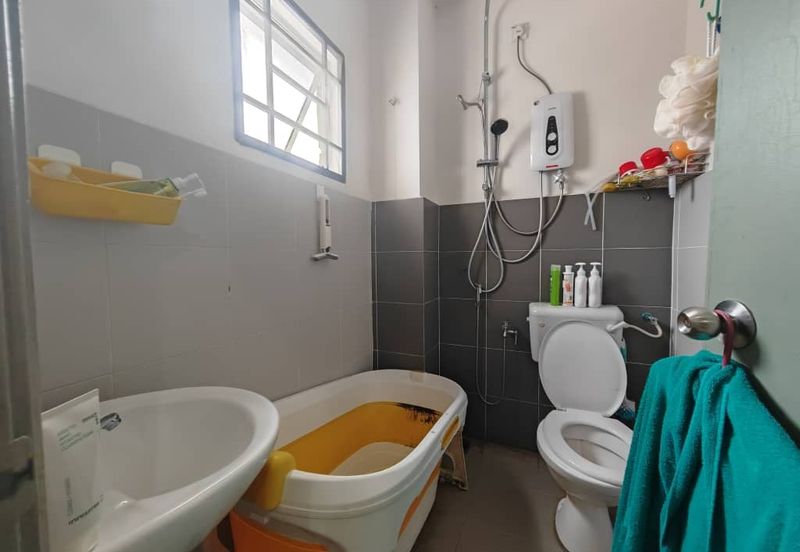 Corner lot Double Storey Terrace @ Jalan Harapan, Sungai Kapar Indah