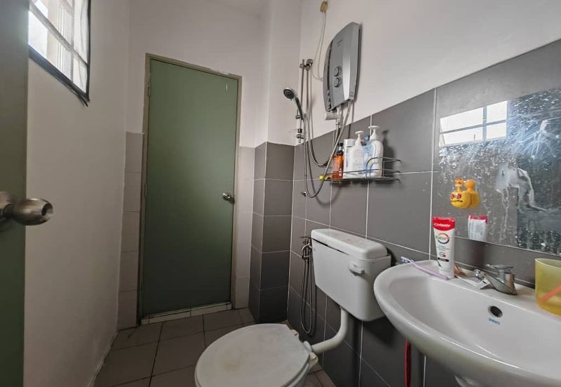 Corner lot Double Storey Terrace @ Jalan Harapan, Sungai Kapar Indah