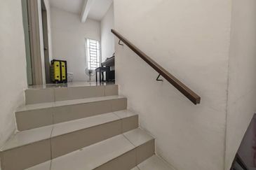 Corner lot Double Storey Terrace @ Jalan Harapan, Sungai Kapar Indah