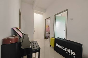 Corner lot Double Storey Terrace @ Jalan Harapan, Sungai Kapar Indah