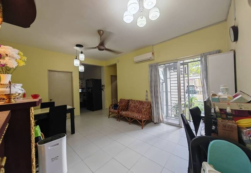 Pangsapuri Akasia, Bandar Botanic