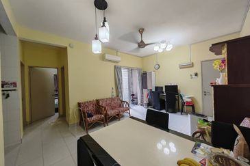 Pangsapuri Akasia, Bandar Botanic