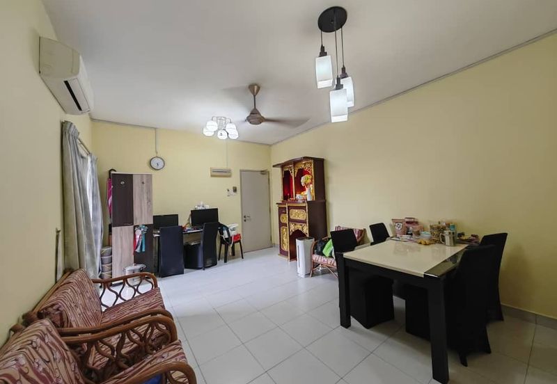 Pangsapuri Akasia, Bandar Botanic