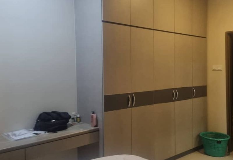 Dedaun Hijau (Greenfield Regency)