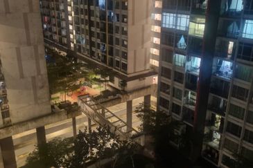 Dedaun Hijau (Greenfield Regency)