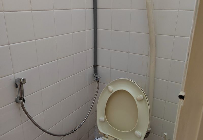 Super location, intermediate Single Storey Property