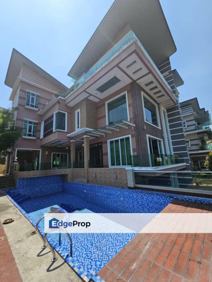 GOOD CONDITION 3.5 Storey Bungalow Complete with Private Swimming Pool ,The Mine Residence Seri Kembangan, Selangor, Seri Kembangan
