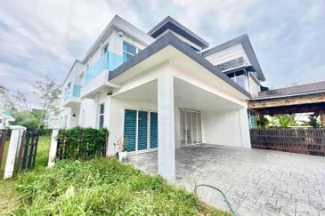 MYDiva, Perdana Lakeview East