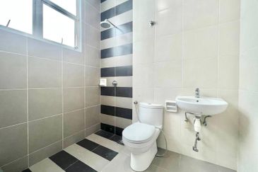 MYDiva, Perdana Lakeview East