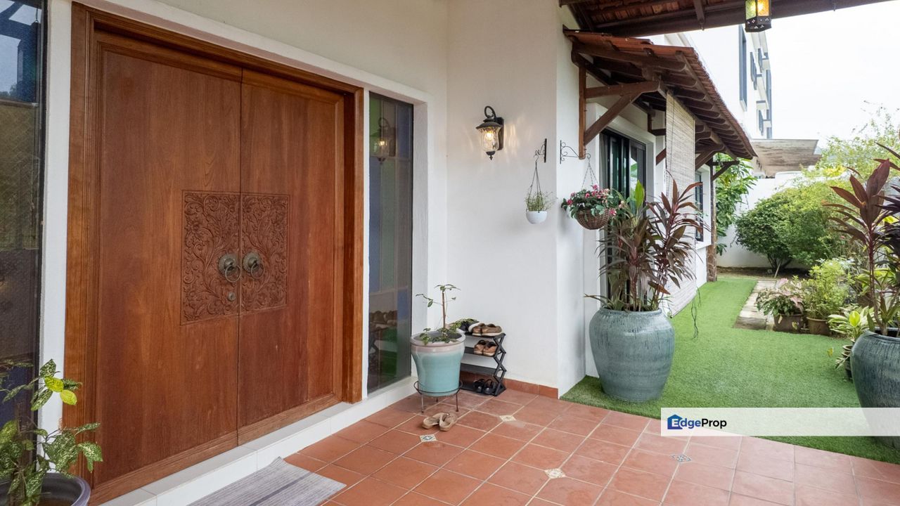 FULL RENOVATED WITH MODEN BALINESE CONCEPT ,DOUBLE STOREY BUNGALOW WITH PRIVATE SWIMMING POOL ,PERDANA LAKEVIEW EAST CYBERJAYA, Selangor, Cyberjaya