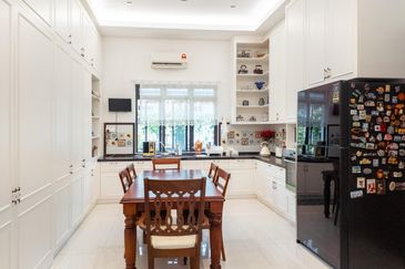 Perdana Lakeview East