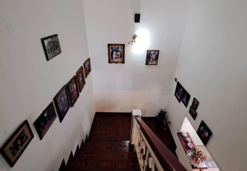 Jalan Putra Permai 10/2  A