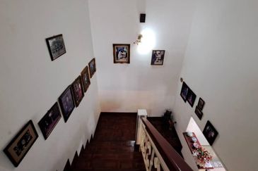 Jalan Putra Permai 10/2  A