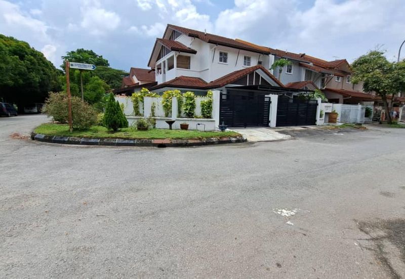 Jalan Putra Permai 10/2  A