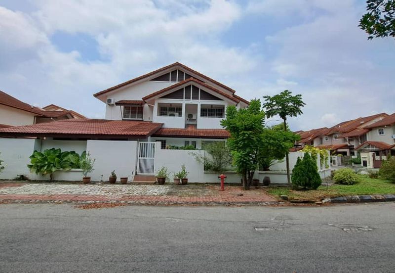 Jalan Putra Permai 10/2  A