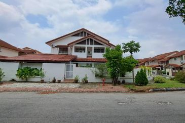 Jalan Putra Permai 10/2  A