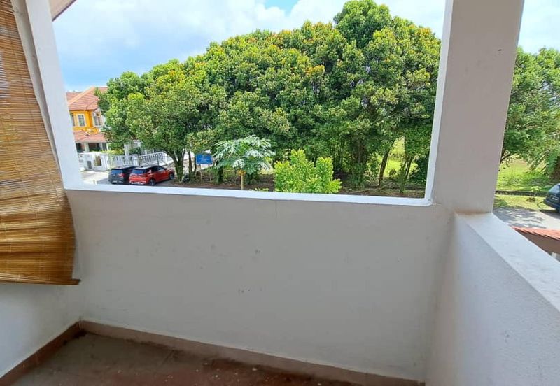 Jalan Putra Permai 10/2  A