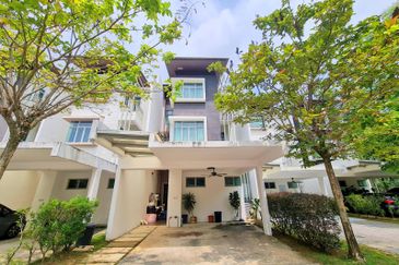 Symphony Hills Schumann