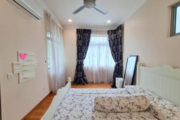 Symphony Hills Schumann