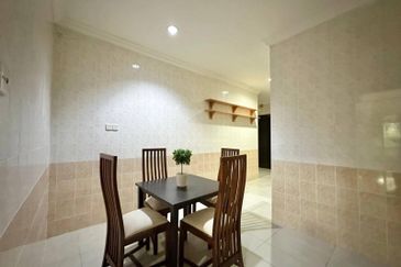 IOI Beverly Row @ IOI Resort City