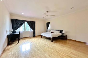 IOI Beverly Row @ IOI Resort City